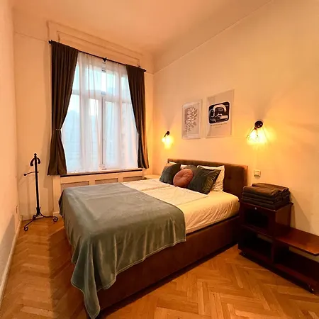 Apartment Szimpla Comfort 3bdr, 2bthr, 2wc, 4ac Budapest