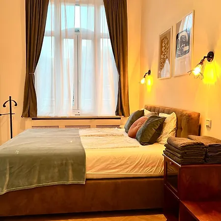 Szimpla Comfort 3bdr, 2bthr, 2wc, 4ac Budapest