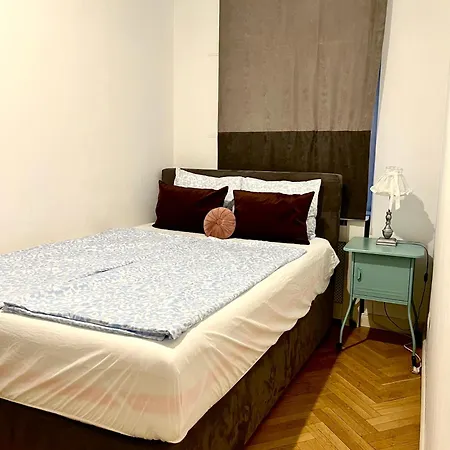 Szimpla Comfort 3bdr, 2bthr, 2wc, 4ac Apartment