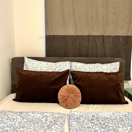 Szimpla Comfort 3bdr, 2bthr, 2wc, 4ac * Budapest