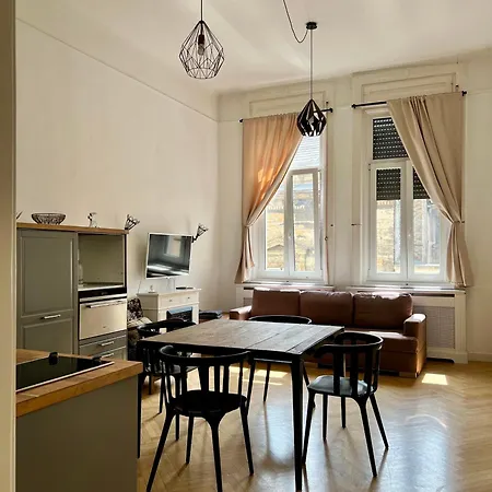 Apartment Szimpla Comfort 3bdr, 2bthr, 2wc, 4ac Budapest