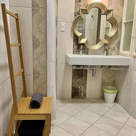 Szimpla Comfort 3bdr, 2bthr, 2wc, 4ac