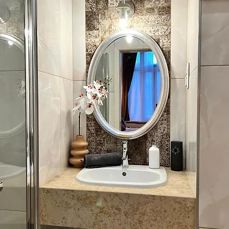 Szimpla Comfort 3bdr, 2bthr, 2wc, 4ac Apartment Budapest