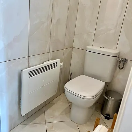 Szimpla Comfort 3bdr, 2bthr, 2wc, 4ac * Budapest