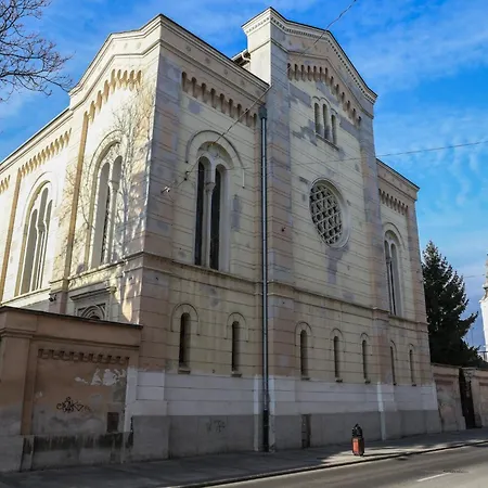 Szimpla Comfort 3bdr, 2bthr, 2wc, 4ac Apartment Budapest