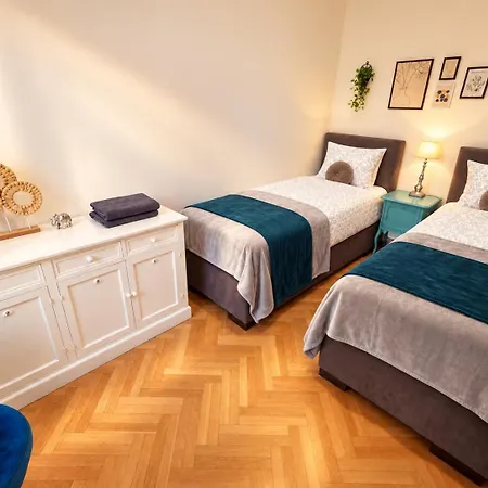 Apartment Szimpla Comfort 3bdr, 2bthr, 2wc, 4ac *